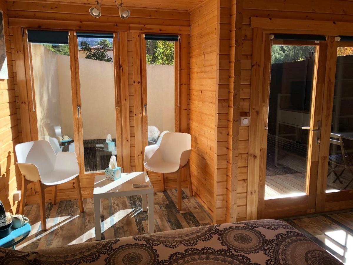 Chalet De La Source Rognac Luaran gambar